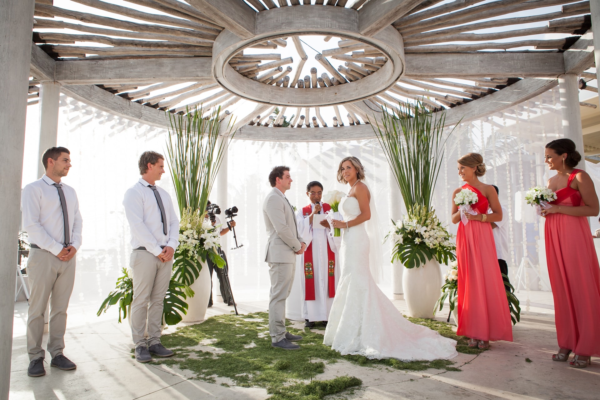 Bali Beachfront Hotel Wedding - Wedding Vow at the altar